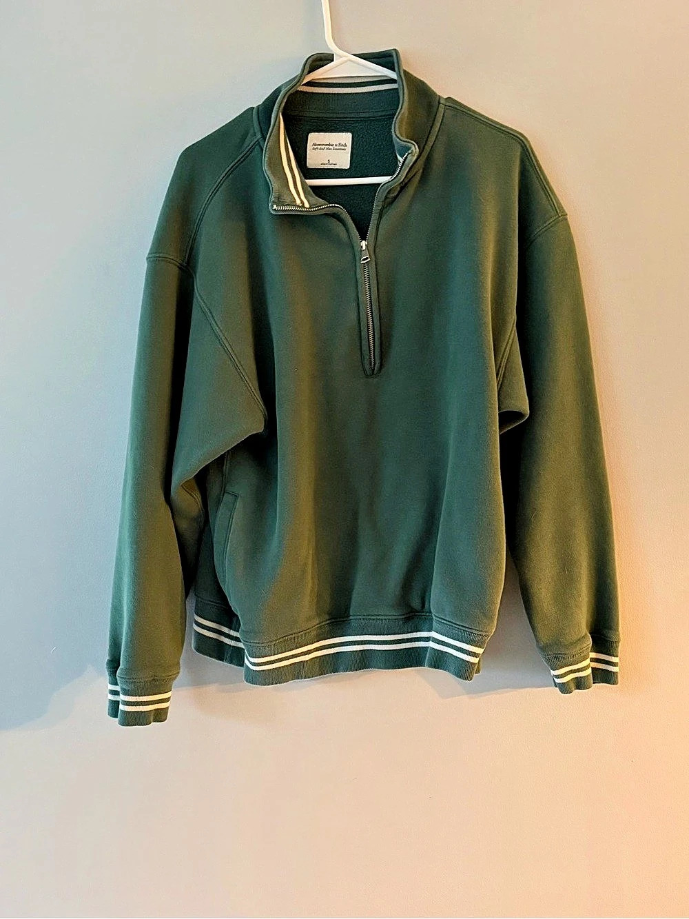 Abercrombie & Fitch Soft A&F Max Essentials Quarter-Zip Sweatshirt Green Small